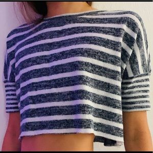 It’s a beautiful striped shirt !! 🤍🤍